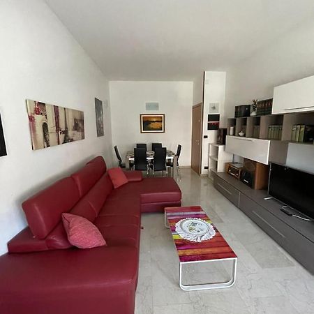 Splendido Appartamento In Zona Fiera A Bologna Exteriör bild