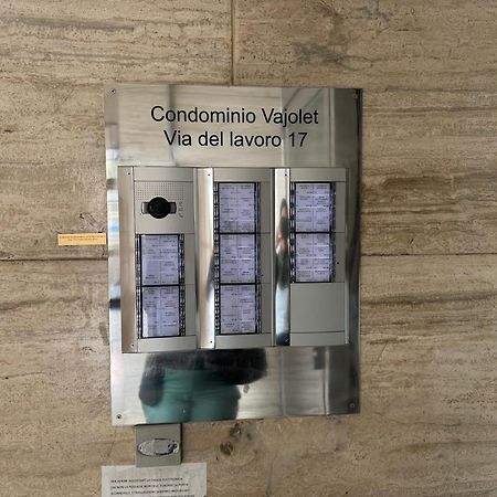 Splendido Appartamento In Zona Fiera A Bologna Exteriör bild