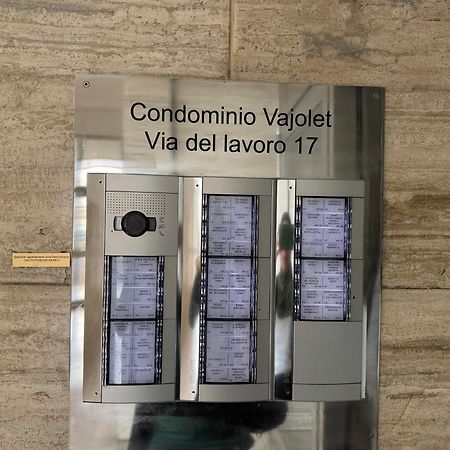 Splendido Appartamento In Zona Fiera A Bologna Exteriör bild