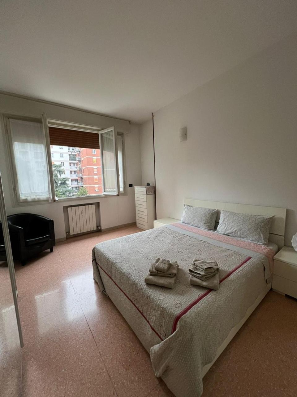 Splendido Appartamento In Zona Fiera A Bologna Exteriör bild